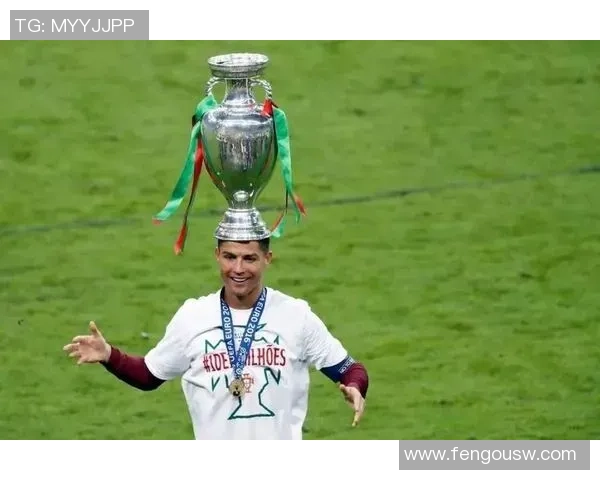 全球足球巨星背后的故事与辉煌成就解析 全球足球巨星背后的故事与辉煌成就解析