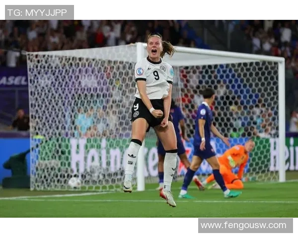 德国足球点球明星穿搭风格大揭秘 引领时尚潮流的球场外魅力 德国足球点球明星穿搭风格大揭秘 引领时尚潮流的球场外魅力