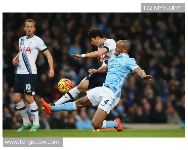 走近绿茵巨星全方位解读足球球星的荣耀与传奇故事 走近绿茵巨星全方位解读足球球星的荣耀与传奇故事